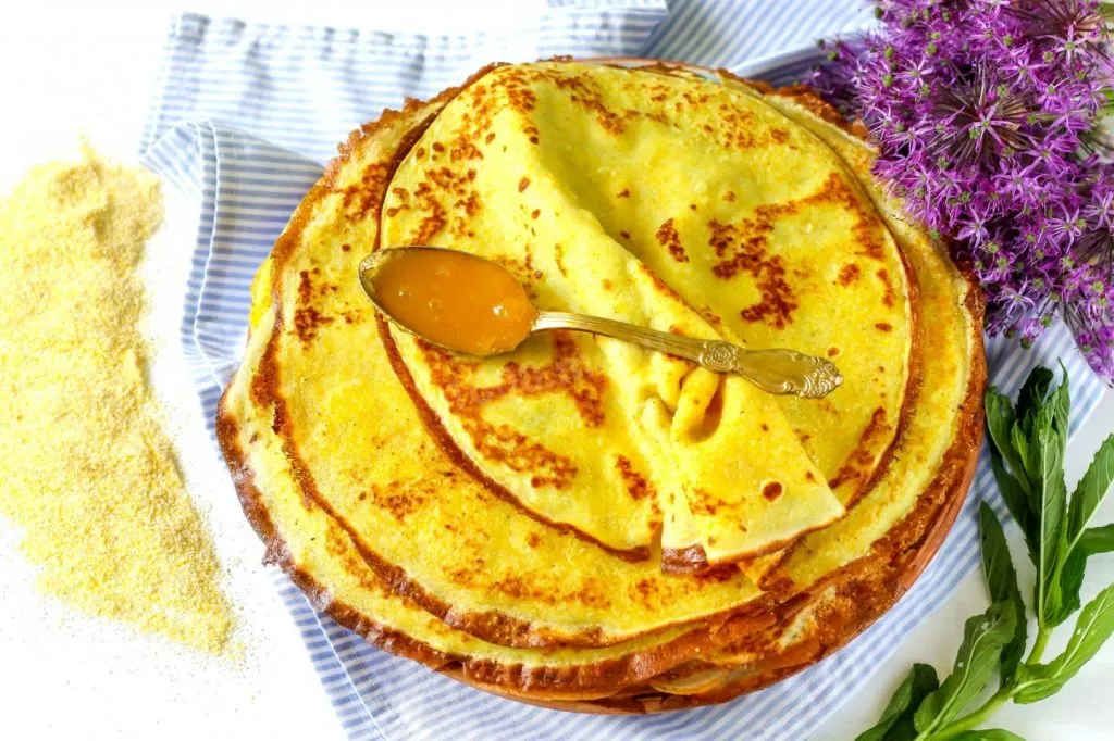 Желтые блины с куркумой